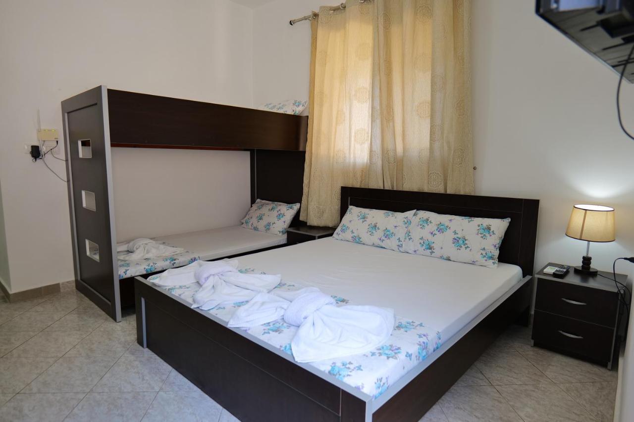 Hotel Panorama Piqeras Ngoại thất bức ảnh