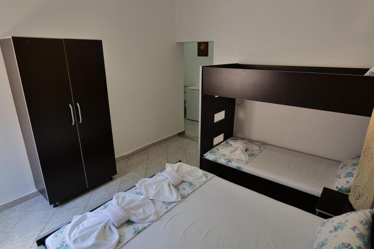 Hotel Panorama Piqeras Ngoại thất bức ảnh