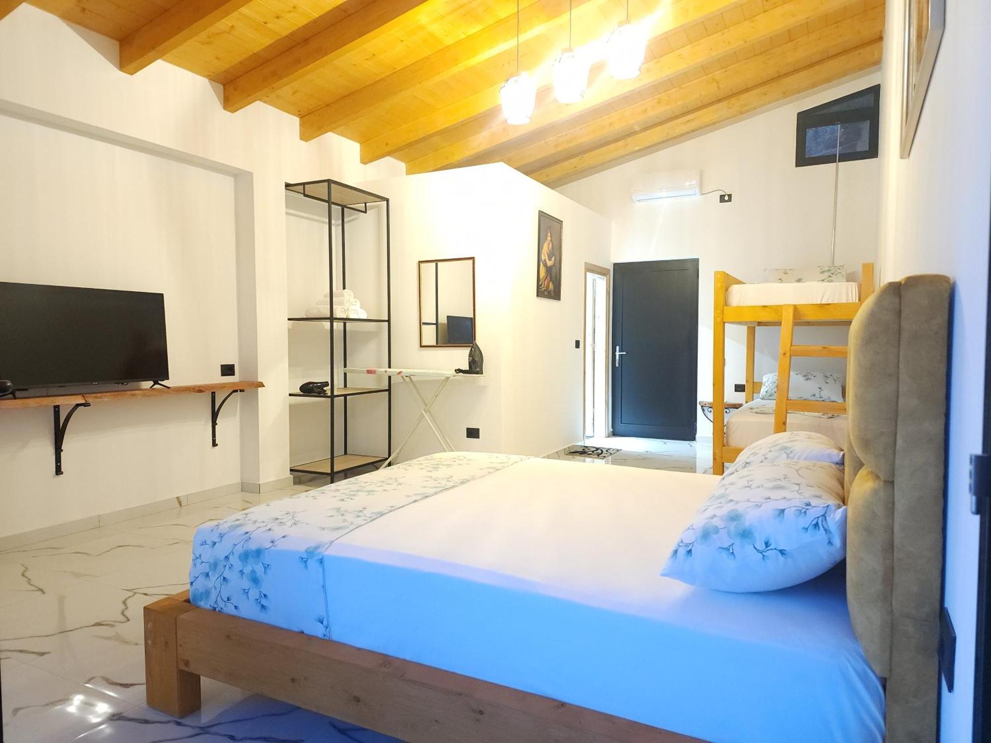 Hotel Panorama Piqeras Ngoại thất bức ảnh