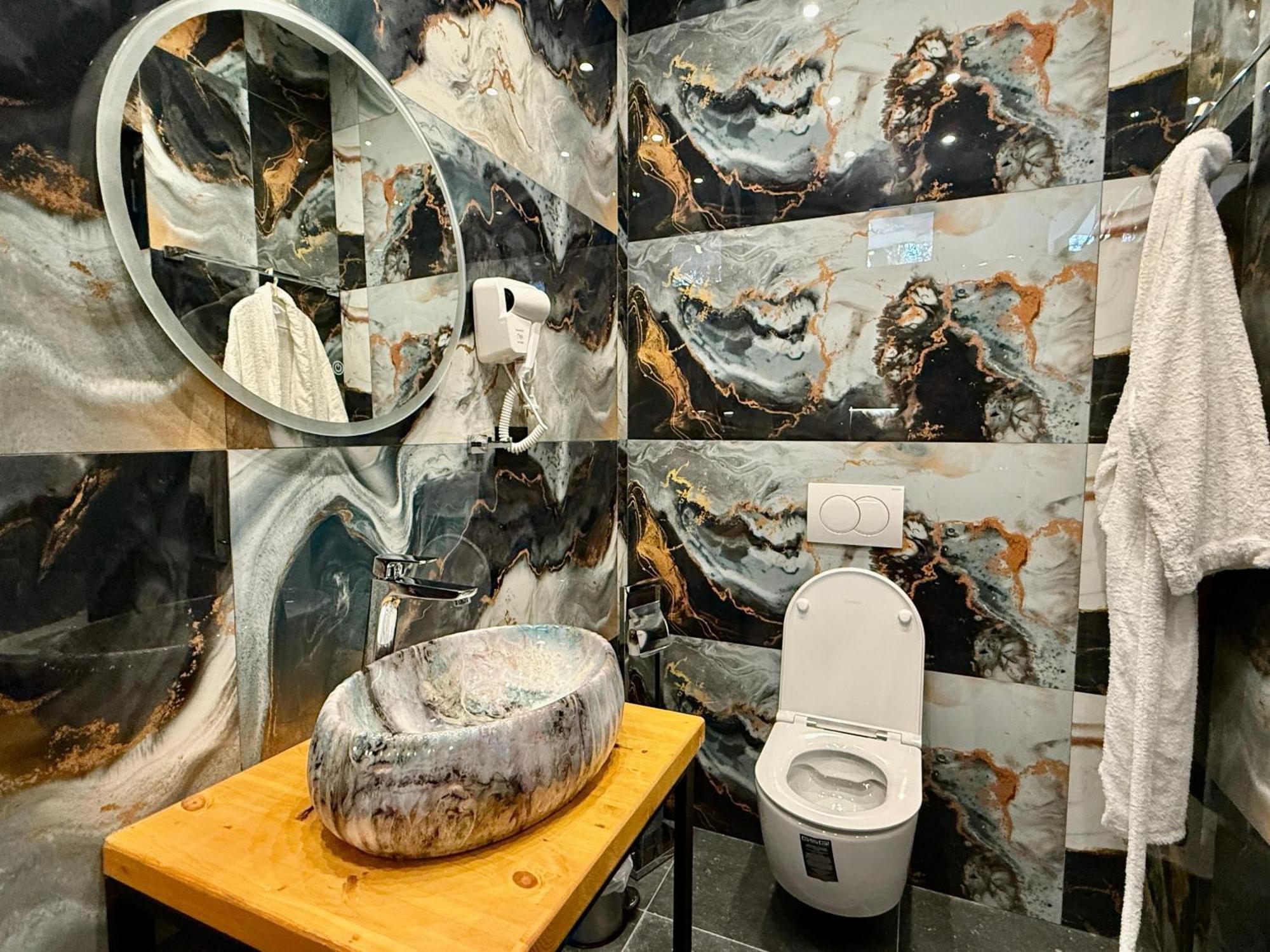 Hotel Panorama Piqeras Ngoại thất bức ảnh