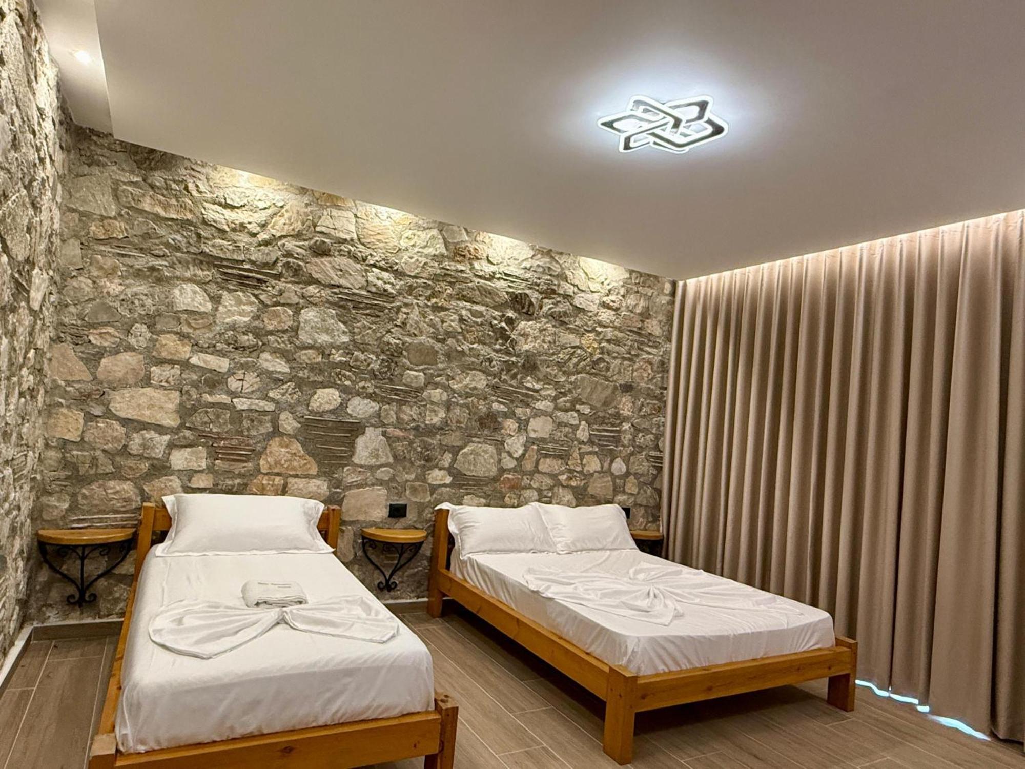 Hotel Panorama Piqeras Ngoại thất bức ảnh